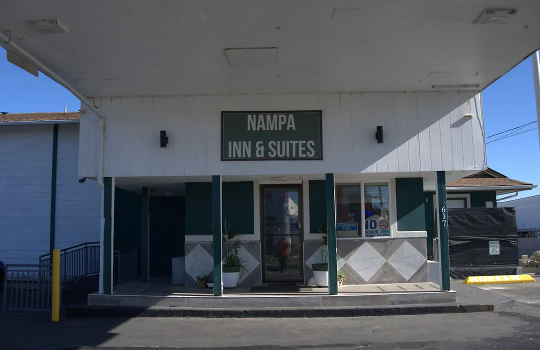 Nampa Inn & Suites-1