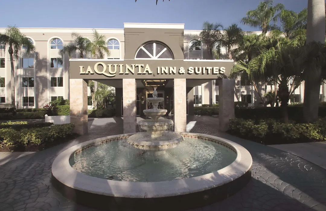 La Quinta By Wyndham Coral Springs South-1