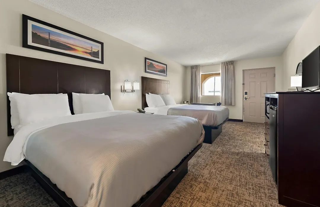 Quality Inn & Suites Dublin-1