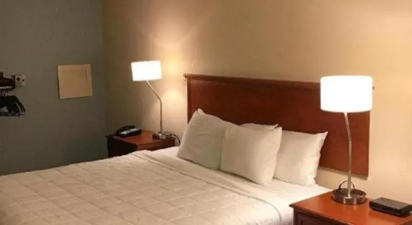 Lifestyle Inn Cedar Falls-1