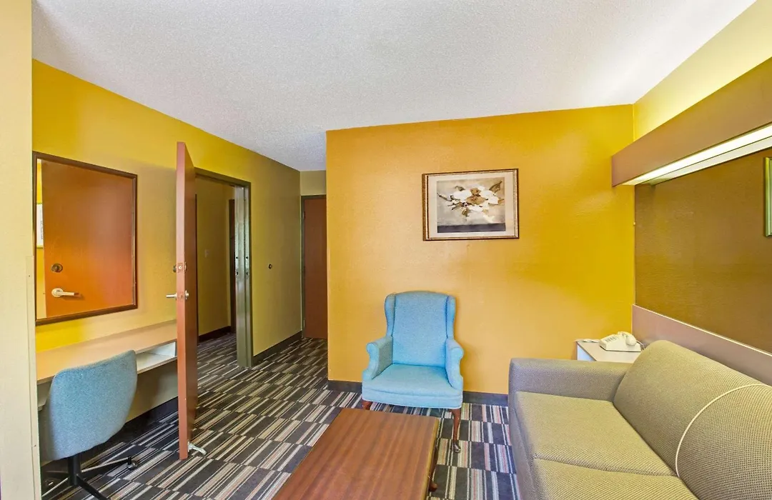 Microtel Inn & Suites By Wyndham Gatlinburg-1