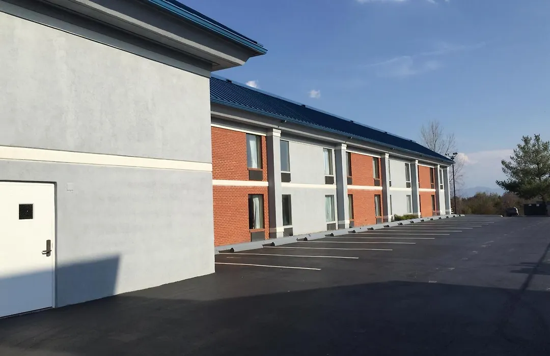 Super 8 By Wyndham Dandridge-1