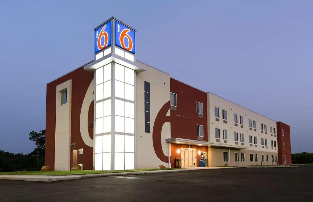 Motel 6 Poplar Bluff, Mo-1