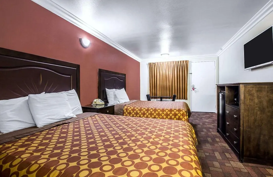 Econo Lodge Pico Rivera-1