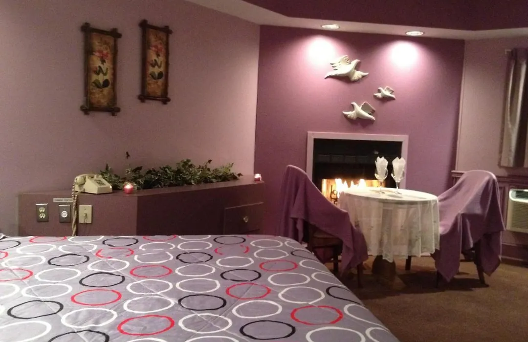 Inn of the Dove: Romantic Luxury Suites with Jacuzzi & Fireplace-1
