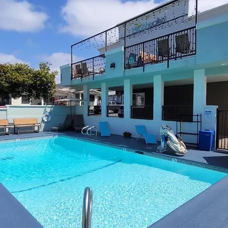 Beachwalker Inn & Suites-2