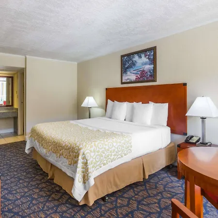 Days Inn & Suites By Wyndham Clermont-3