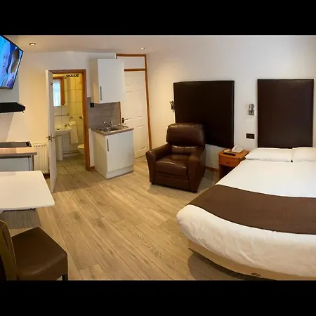 Gatwick Belmont Hotel-3