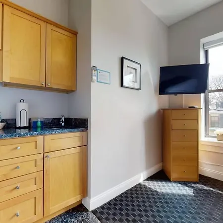 Charming Studio In Boston Brownstone, #44-3