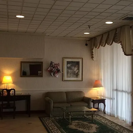Carol Hotel Omaha-3