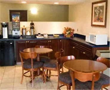 Country Hearth Inn - Bowling Green-3