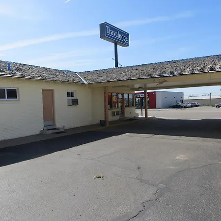Travelodge By Wyndham Dodge City-2