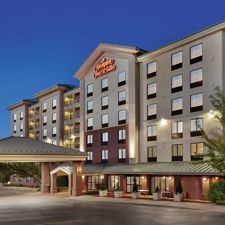 Hampton Inn & Suites Denver-Cherry Creek-2