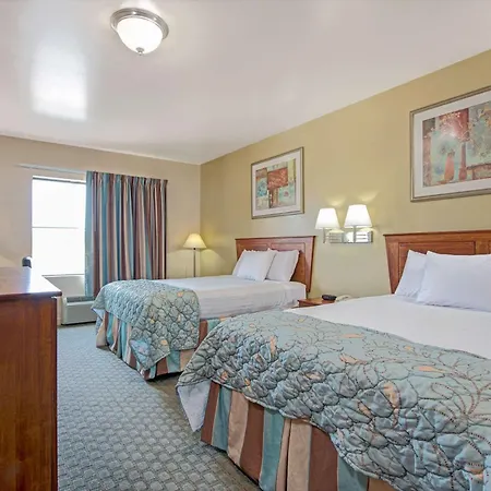 Days Inn By Wyndham Downtown St. Louis-3