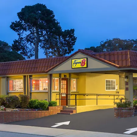 Super 8 By Wyndham Monterey-3