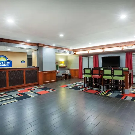 Days Inn & Suites By Wyndham Tyler-2