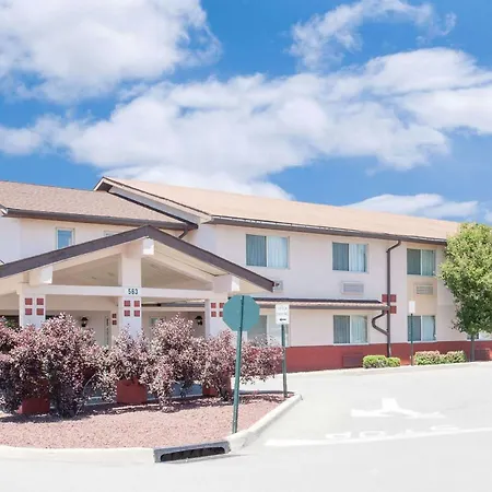 Super 8 By Wyndham Middletown-2