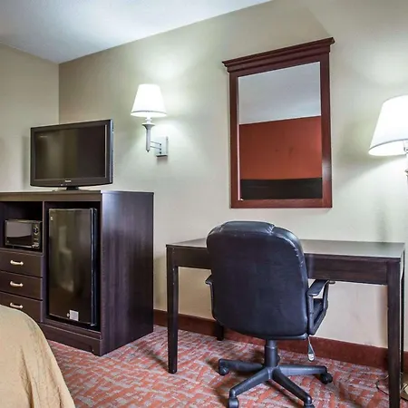 Quality Inn & Suites Monroe-3