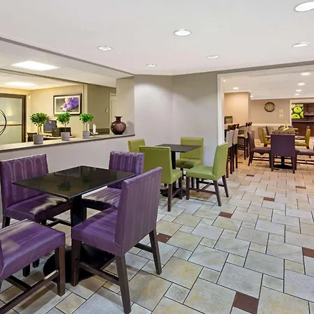 La Quinta By Wyndham Miami Airport East-2