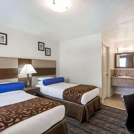 Howard Johnson By Wyndham Berkeley-2