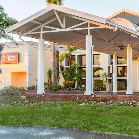 Clarion Hotel Orlando International Airport-3