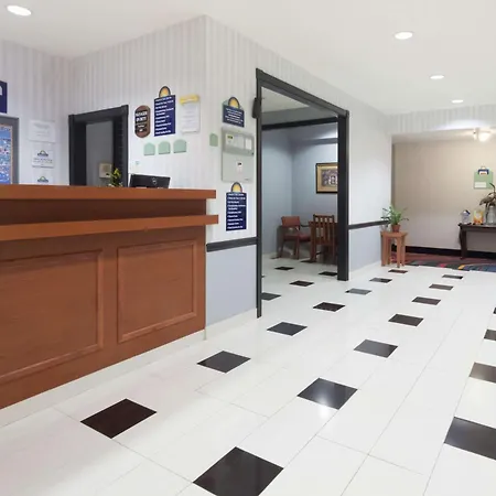 Days Inn & Suites By Wyndham Cambridge-2
