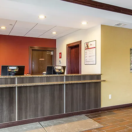 Red Roof Inn Plus Omaha - Council Bluffs-2