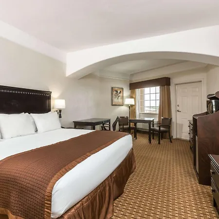 Baymont By Wyndham Galveston-3