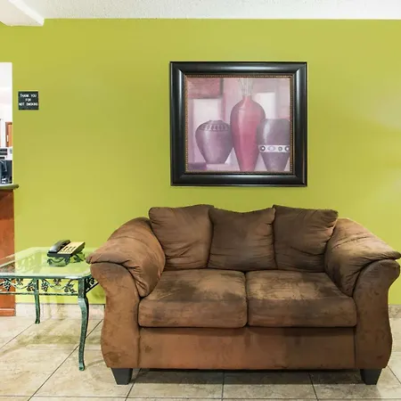 Super 8 By Wyndham Harlingen Tx-2