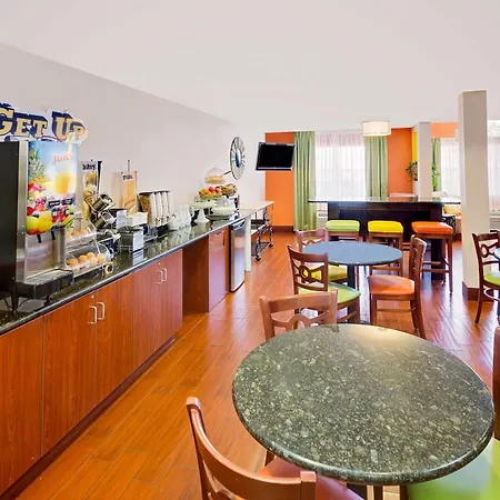 Microtel Inn & Suites By Wyndham Daphne-3
