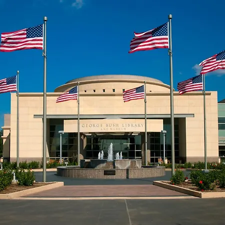 Holiday Inn Express & Suites Bryan - College Station By Ihg-2