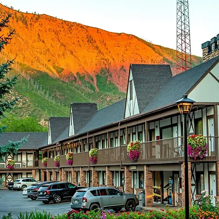 Silver Spruce Inn-3