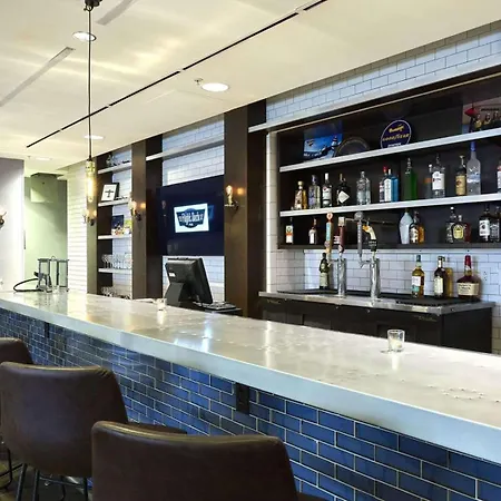 Aviator Hotel & Suites, BW Signature Collection-2