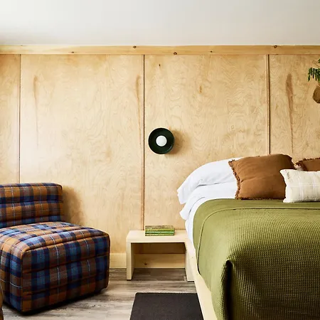 Bluebird Cady Hill Lodge-2