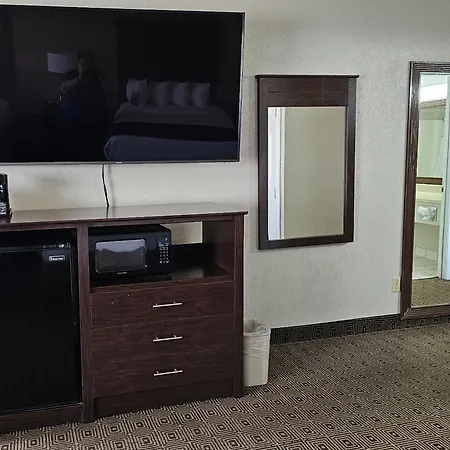 Baymont By Wyndham Midland Airport-3