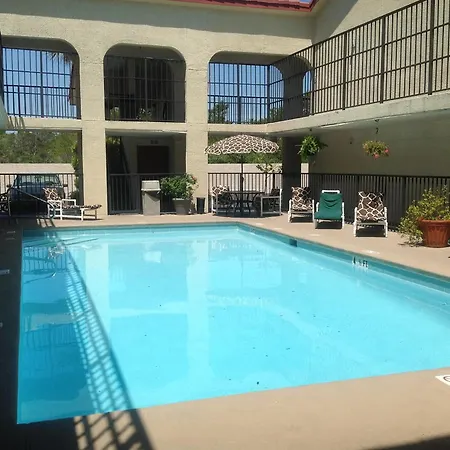 Days Inn By Wyndham Destin-3