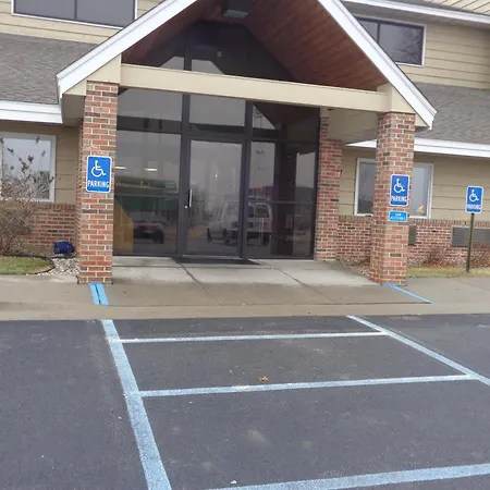 Baymont By Wyndham Coralville-3