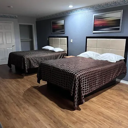 Mustang Inn And Suites-3