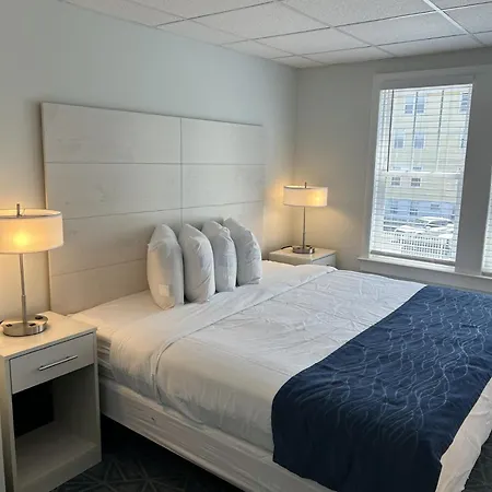 The Admiral Hotel/Motel-3