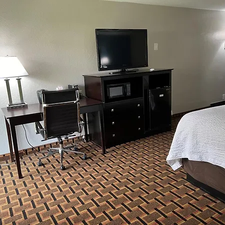 Days Inn By Wyndham Joplin-2