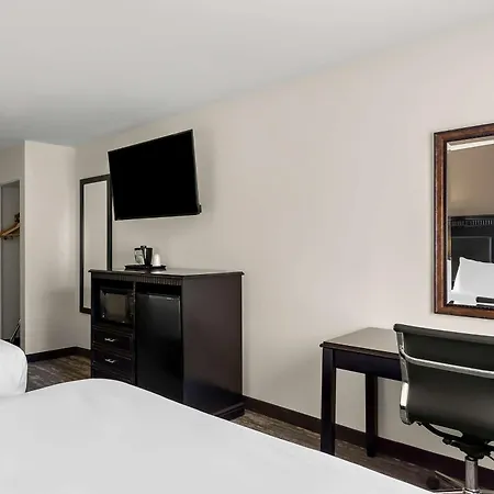 Best Western Saluki Inn-3