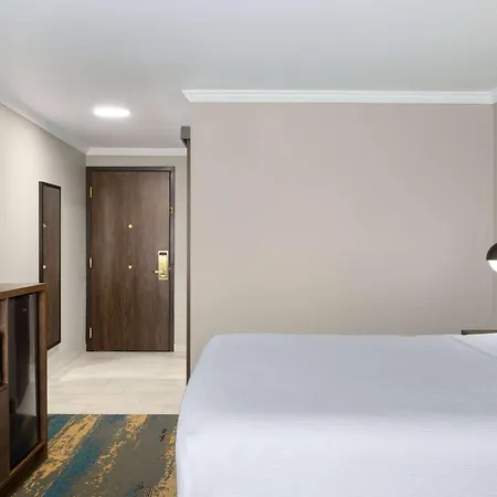 La Quinta Inn & Suites By Wyndham Yakima Downtown-2