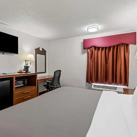 Quality Inn Marietta Near Dobbins Arb-3