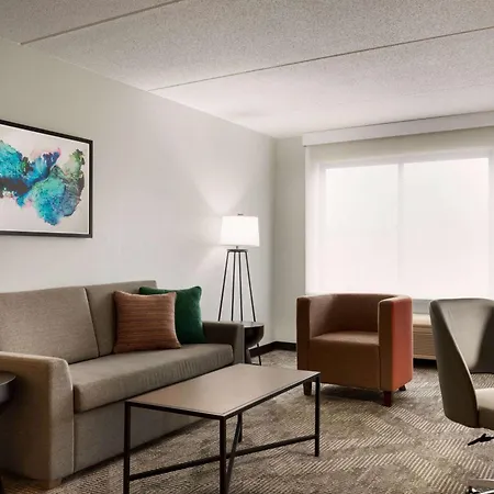 Wingate By Wyndham Green Bay-3