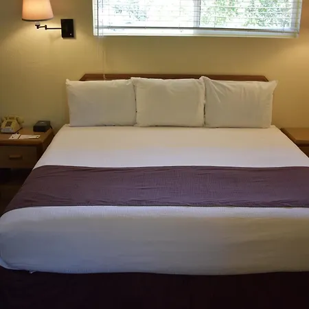 Lazy J Ranch Motel-3