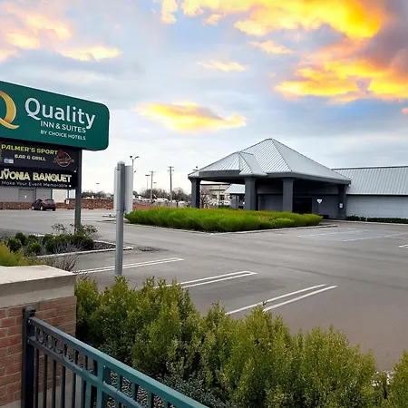 Quality Inn & Suites Livonia - Detroit-2