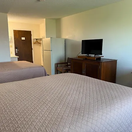 Island Inn-3
