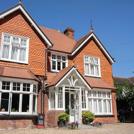 Gatwick Turret Guest House-2