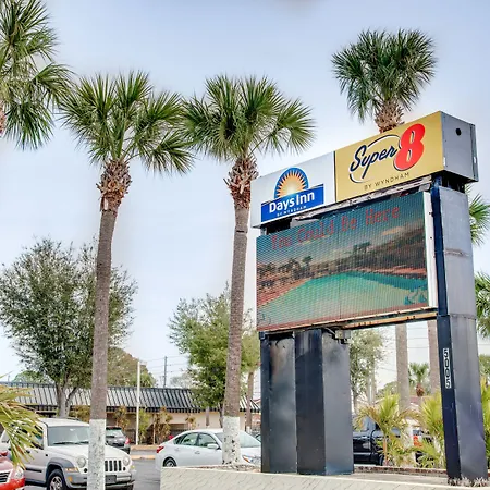 Days Inn By Wyndham St. Petersburg / Tampa Bay Area-2