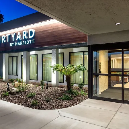 Courtyard By Marriott Phoenix North-2